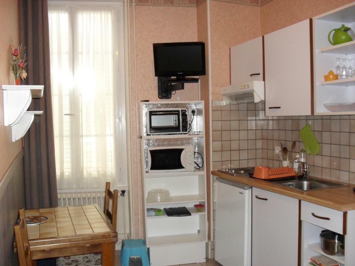 Apartamento Le Select Néris-les-Bains Exterior foto